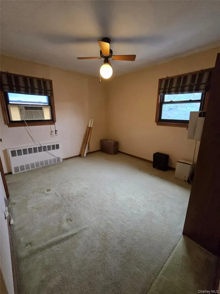 15520 Killarney Street Howard Beach NY 11414