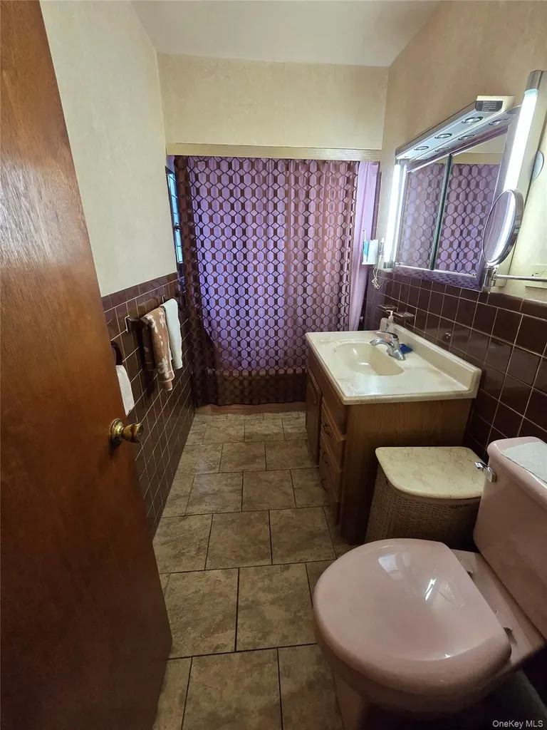 15520 Killarney Street Howard Beach NY 11414