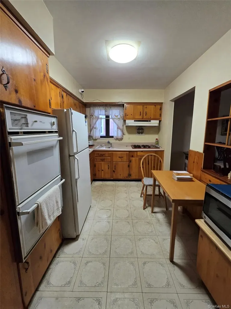 15520 Killarney Street Howard Beach NY 11414