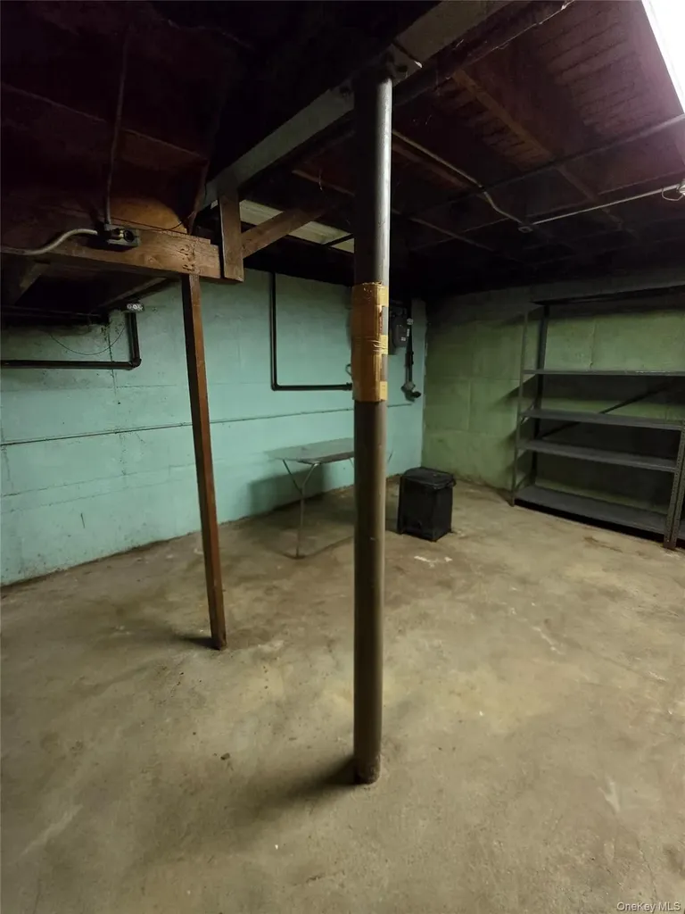 15520 Killarney Street Howard Beach NY 11414