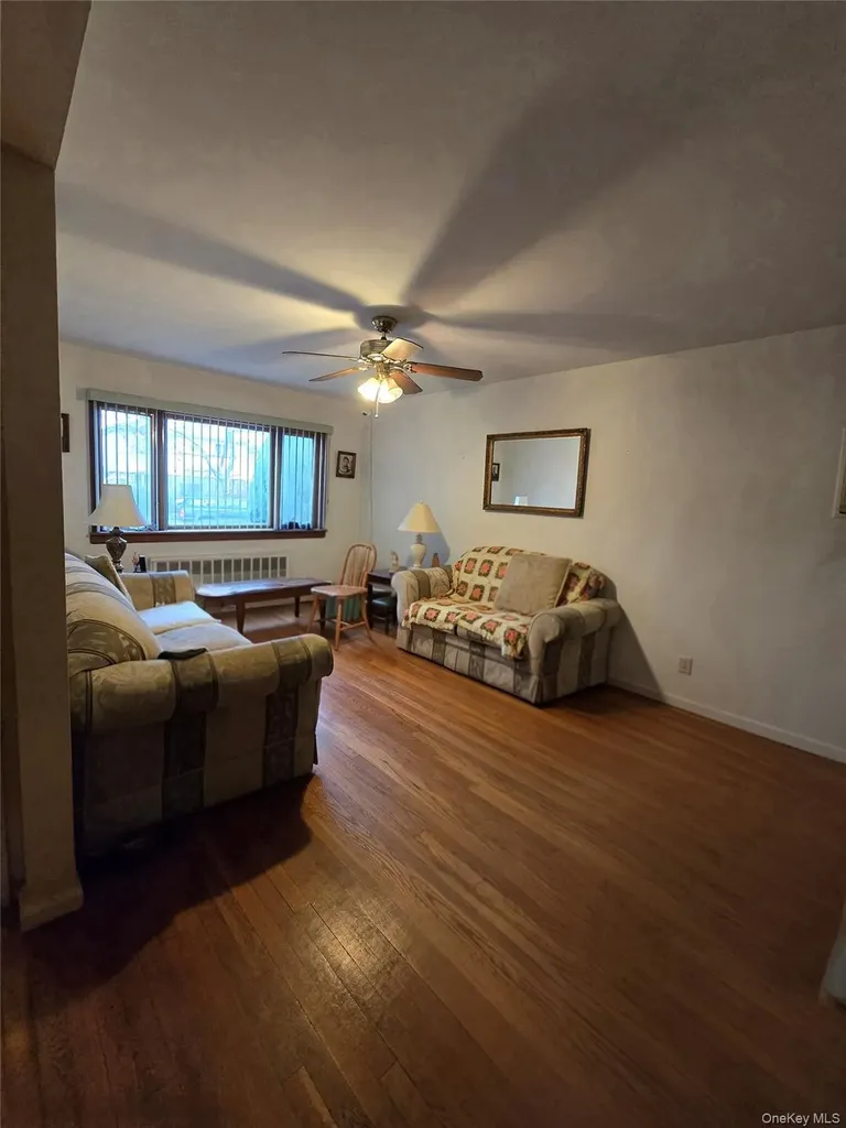 15520 Killarney Street Howard Beach NY 11414