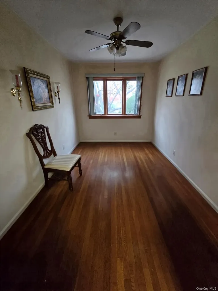 15520 Killarney Street Howard Beach NY 11414
