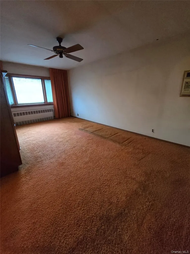 15520 Killarney Street Howard Beach NY 11414