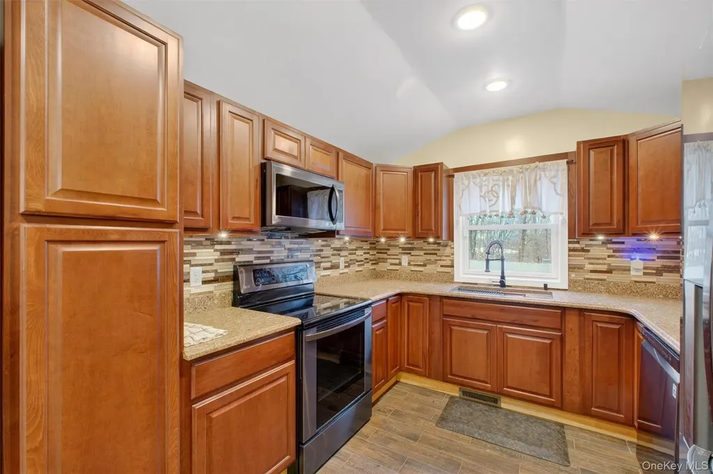 173 N Grand Avenue Poughkeepsie NY 12603
