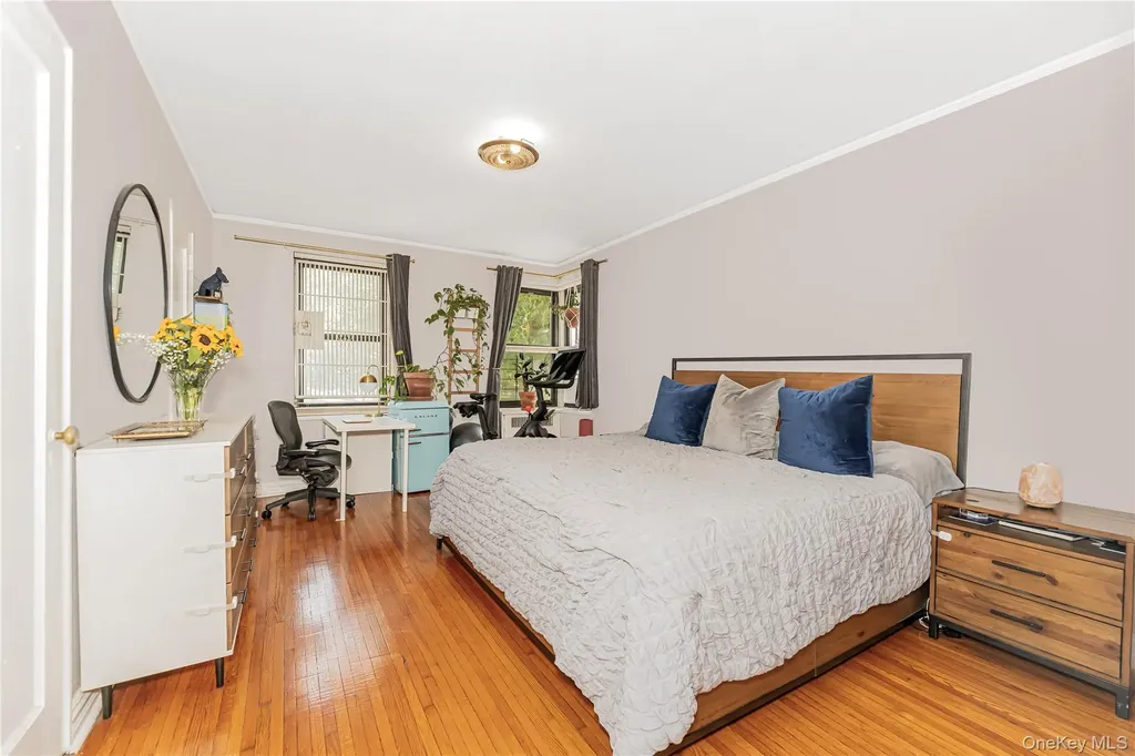 306 E Mosholu Parkway S Bronx NY 10458