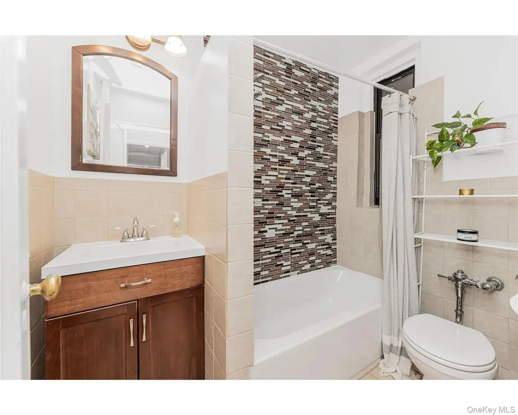 306 E Mosholu Parkway S Bronx NY 10458