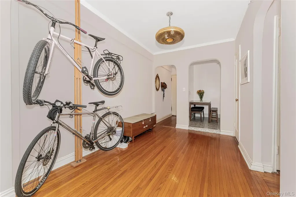 306 E Mosholu Parkway S Bronx NY 10458