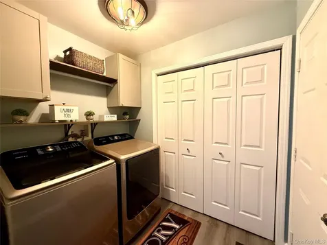 142 Pinebrook Drive Hyde Park NY 12538