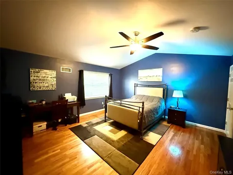 142 Pinebrook Drive Hyde Park NY 12538