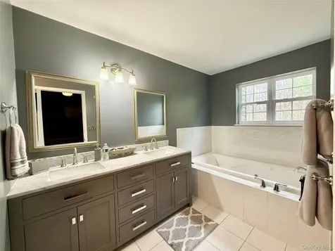 142 Pinebrook Drive Hyde Park NY 12538