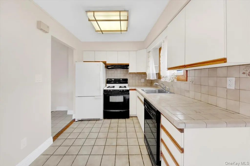 537A Ellsworth Avenue Bronx NY 10465