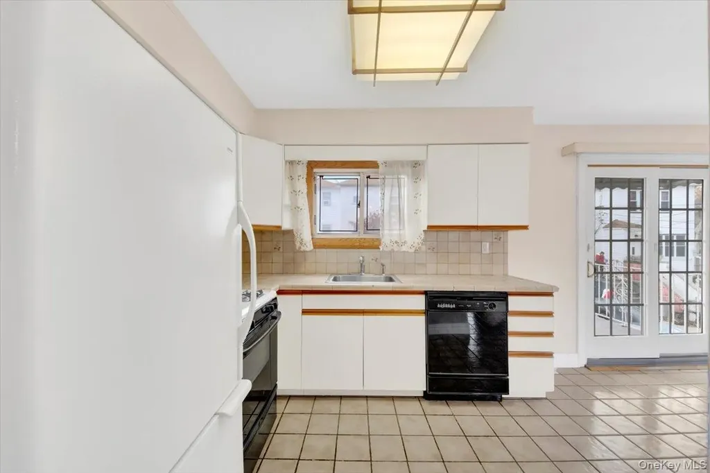537A Ellsworth Avenue Bronx NY 10465
