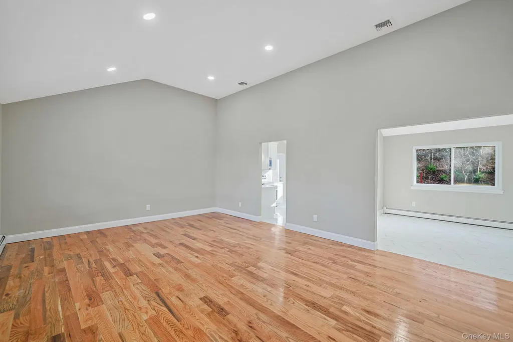 14 Clearview Selden NY 11784