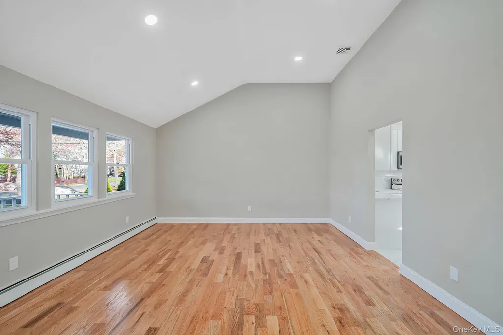 14 Clearview Selden NY 11784