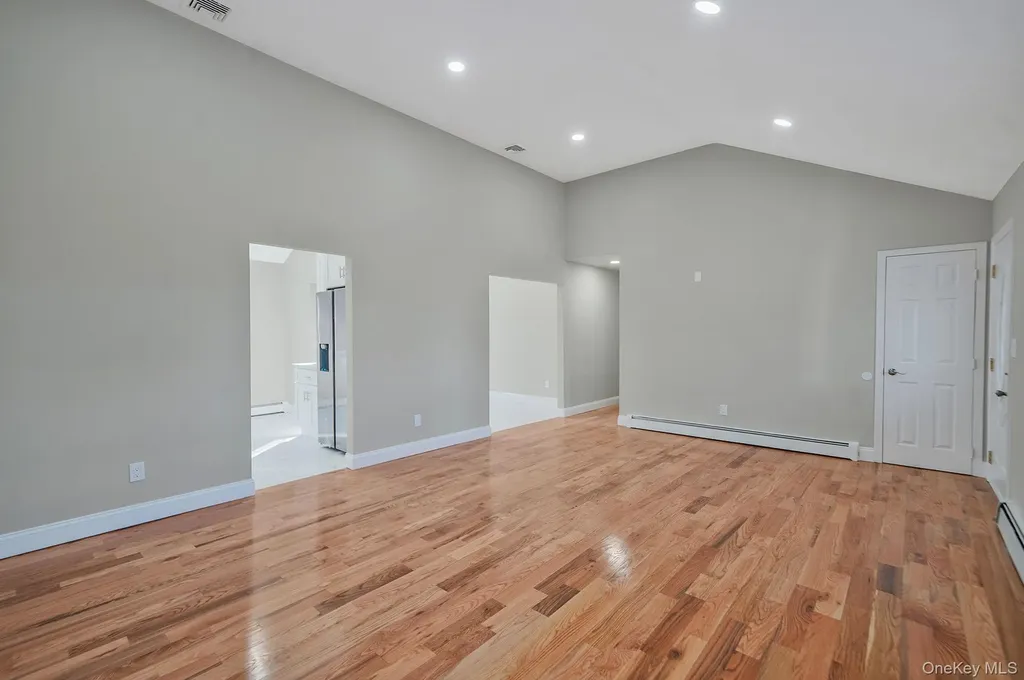 14 Clearview Selden NY 11784