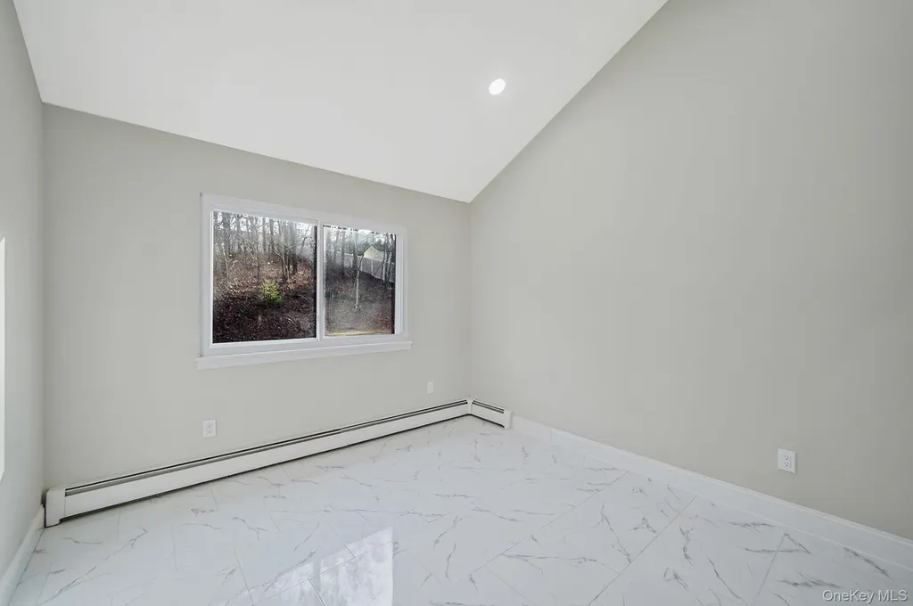 14 Clearview Selden NY 11784