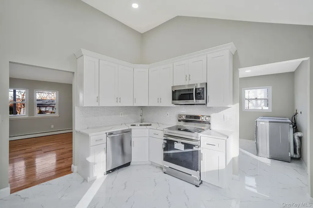14 Clearview Selden NY 11784
