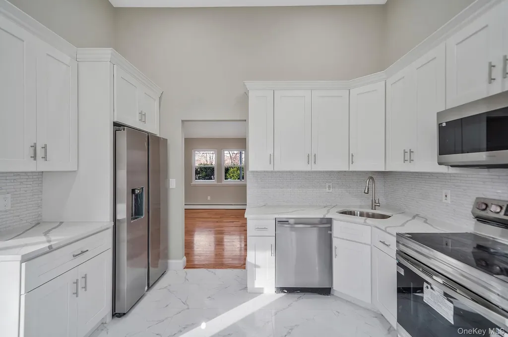 14 Clearview Selden NY 11784