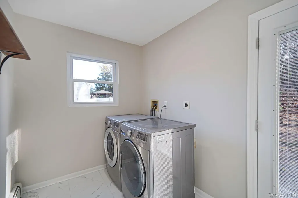 14 Clearview Selden NY 11784
