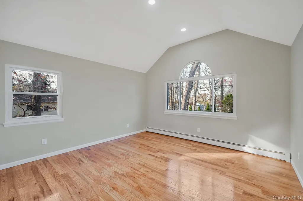 14 Clearview Selden NY 11784