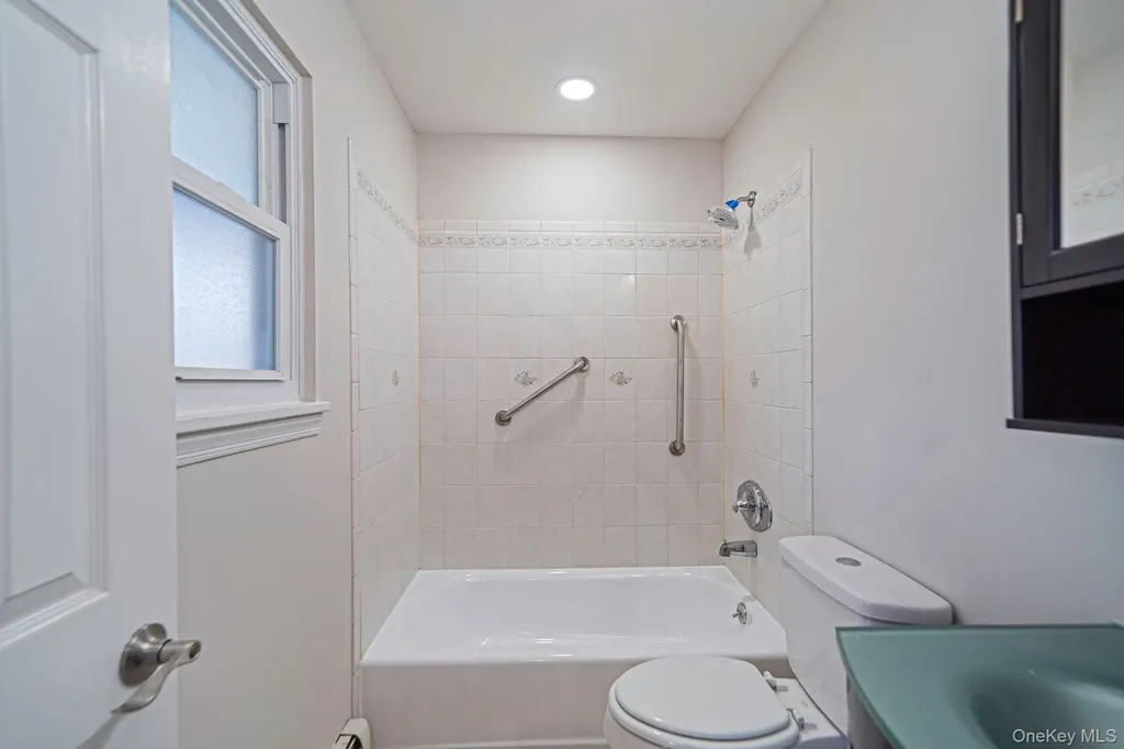 14 Clearview Selden NY 11784