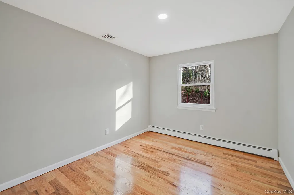 14 Clearview Selden NY 11784