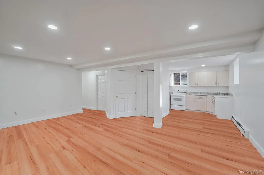 14 Clearview Selden NY 11784