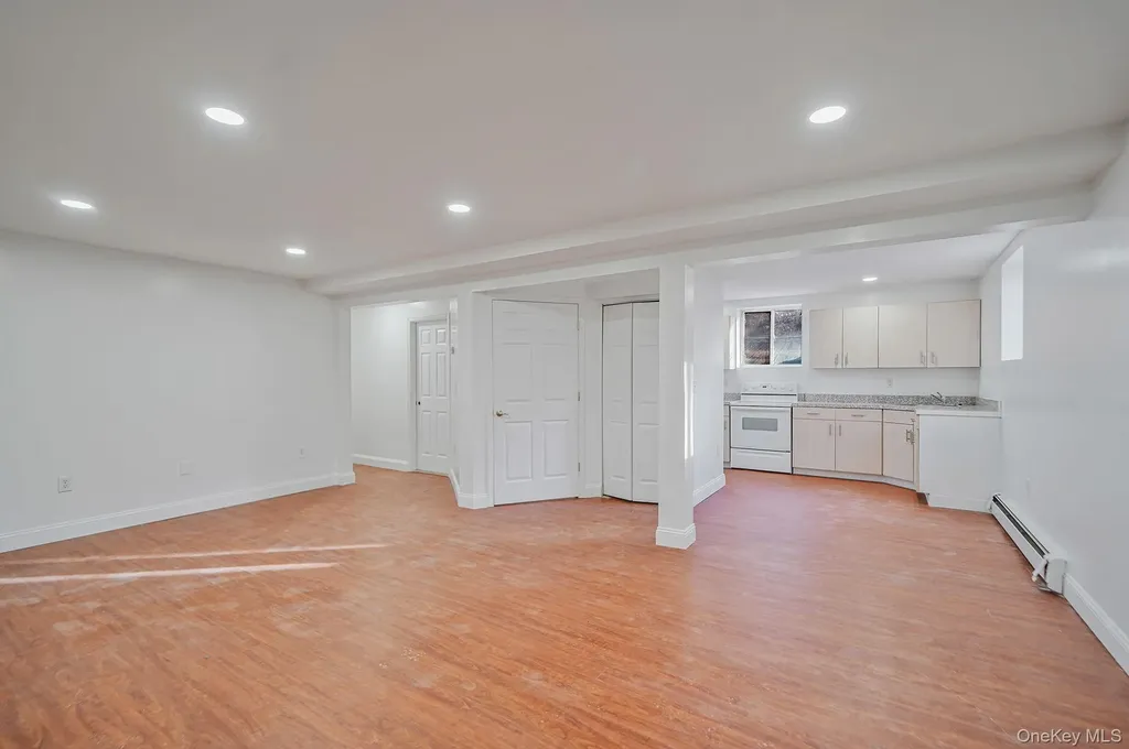 14 Clearview Selden NY 11784