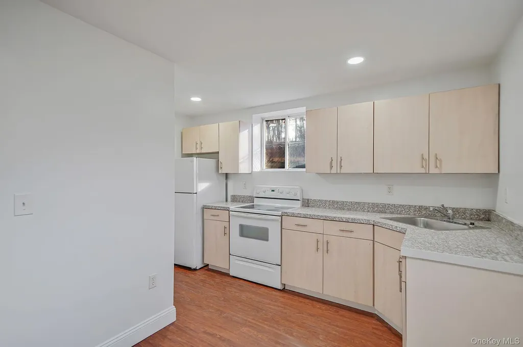 14 Clearview Selden NY 11784