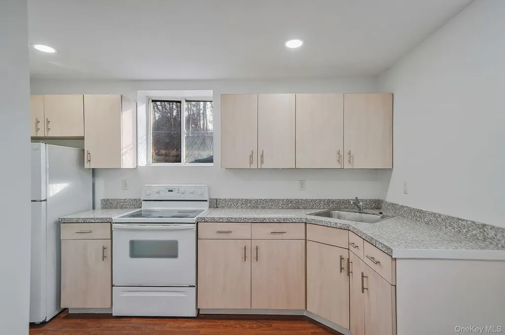 14 Clearview Selden NY 11784