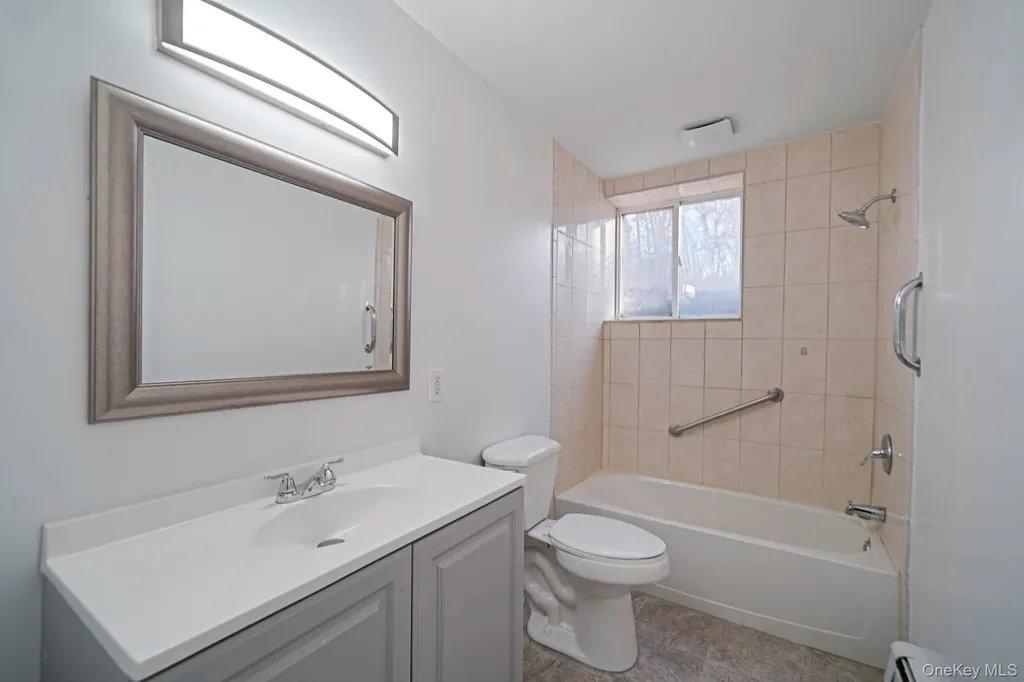 14 Clearview Selden NY 11784