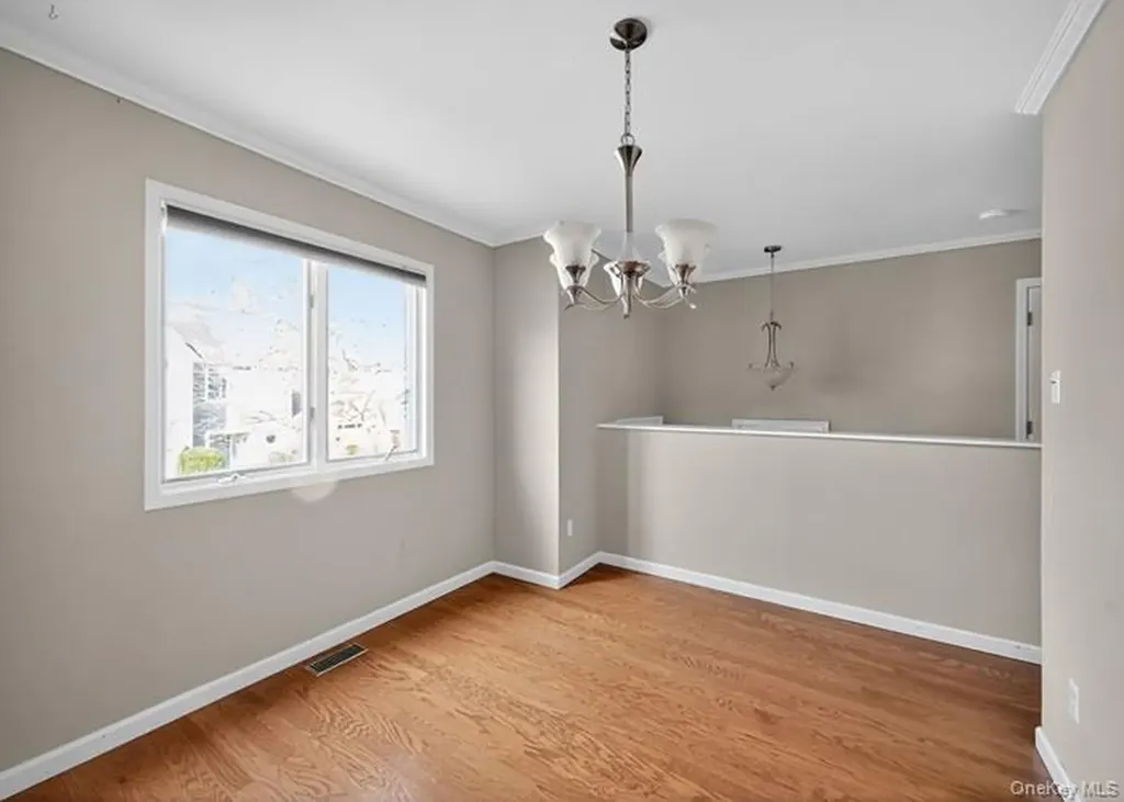 301 Kensington Way Mount Kisco NY 10549