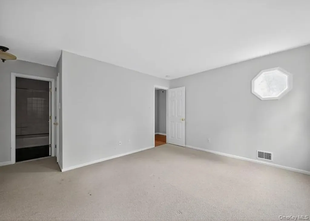 301 Kensington Way Mount Kisco NY 10549