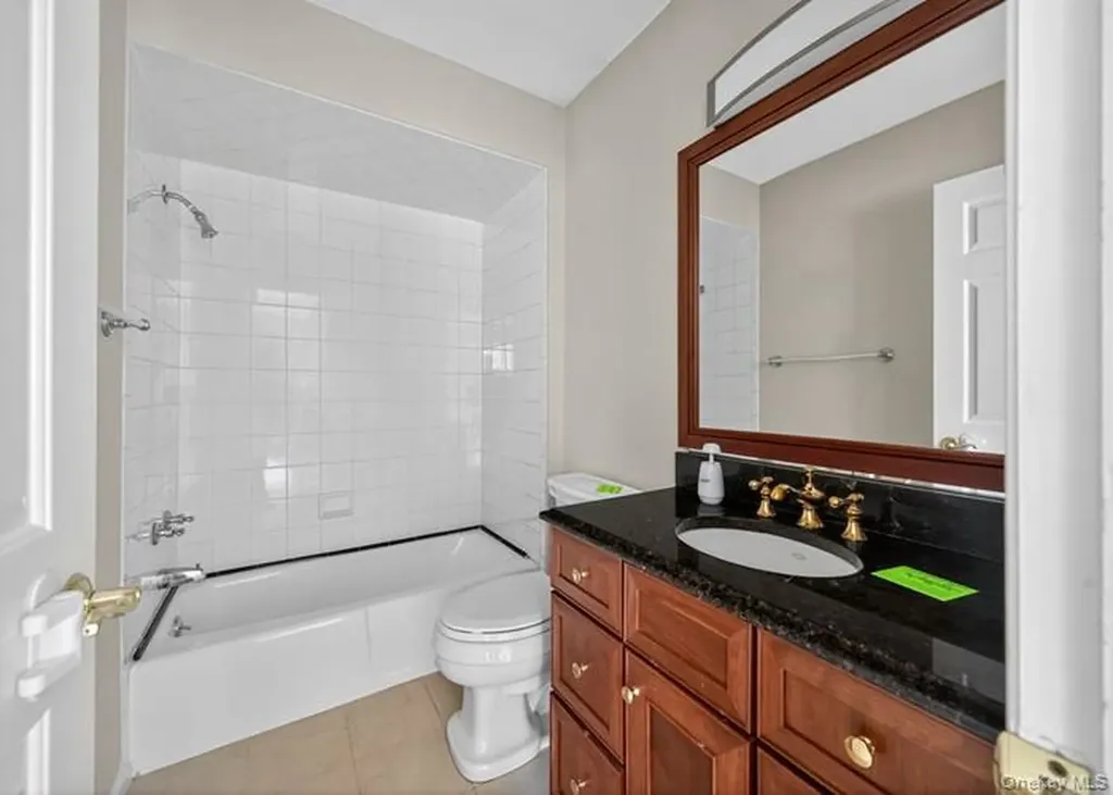 301 Kensington Way Mount Kisco NY 10549
