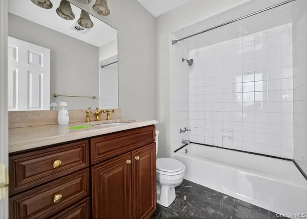 301 Kensington Way Mount Kisco NY 10549
