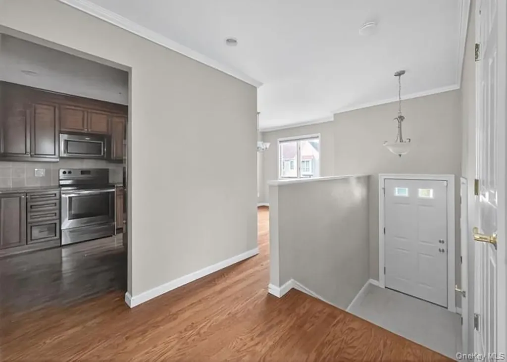 301 Kensington Way Mount Kisco NY 10549