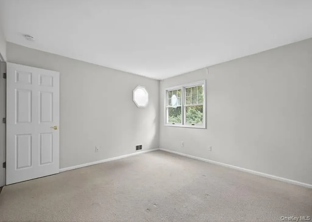 301 Kensington Way Mount Kisco NY 10549