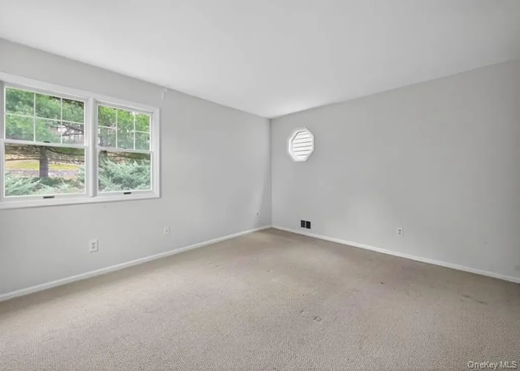 301 Kensington Way Mount Kisco NY 10549