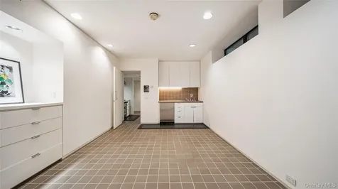 7 Folie Court Manhasset NY 11030