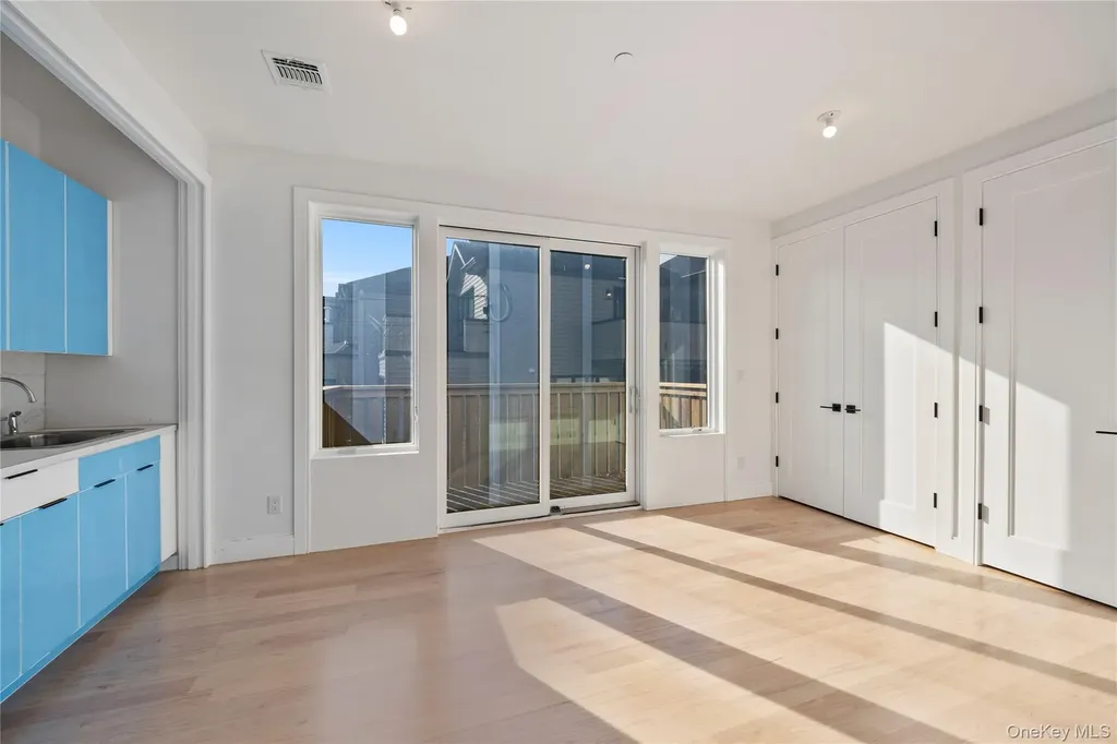 20 W Funston Avenue Spring Valley NY 10977