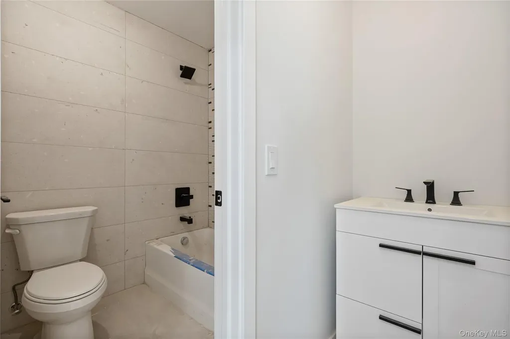 20 W Funston Avenue Spring Valley NY 10977