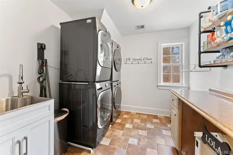 33 De Liso Lane Mahopac NY 10541
