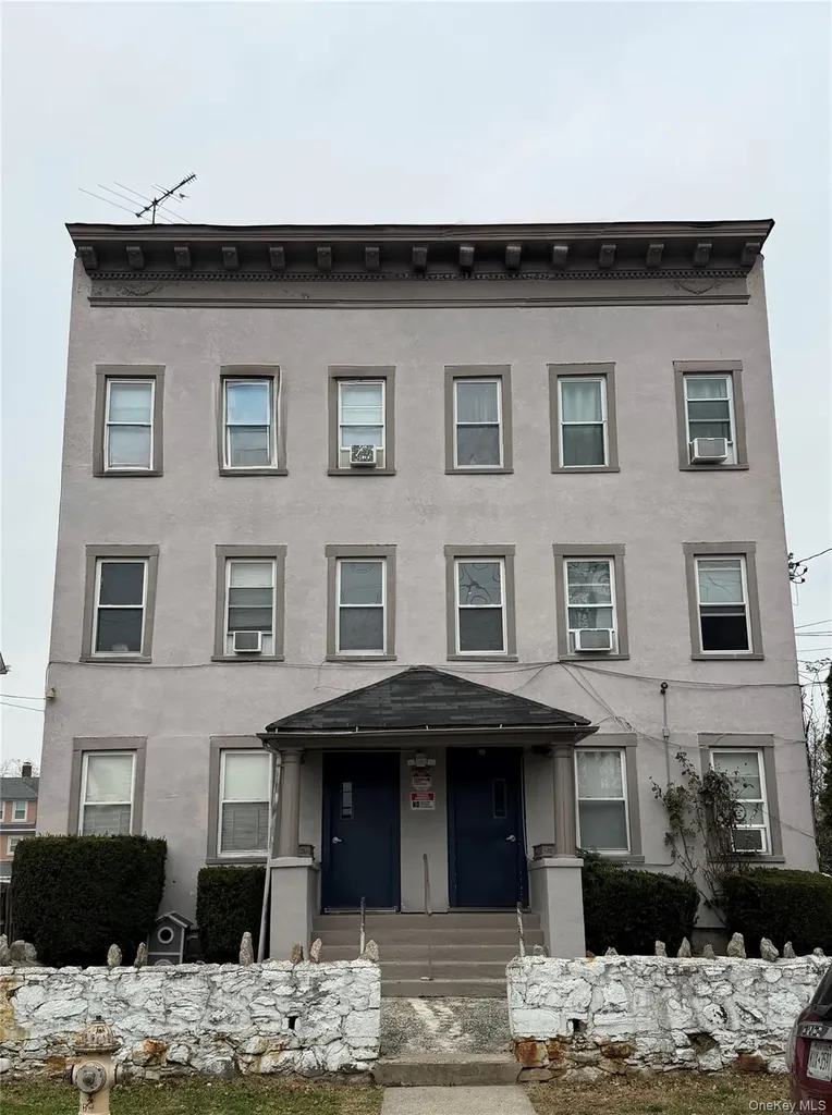 6163 Horton Avenue New Rochelle NY 10801