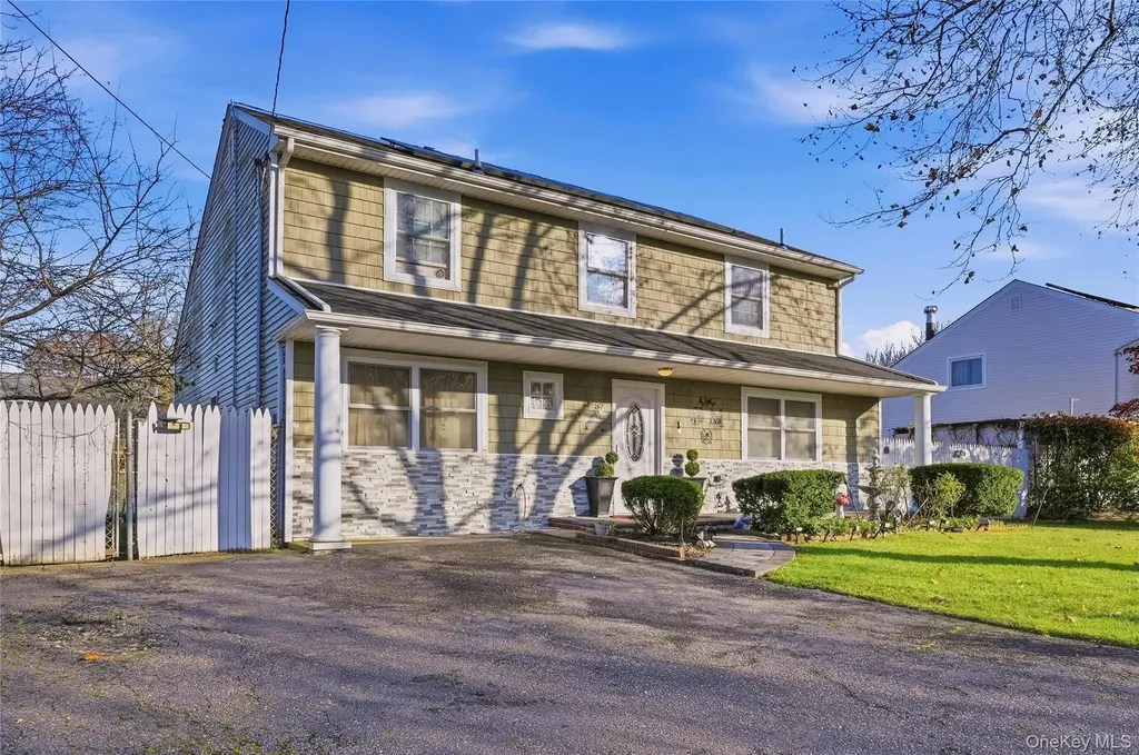 87 Root Avenue Central Islip NY 11722