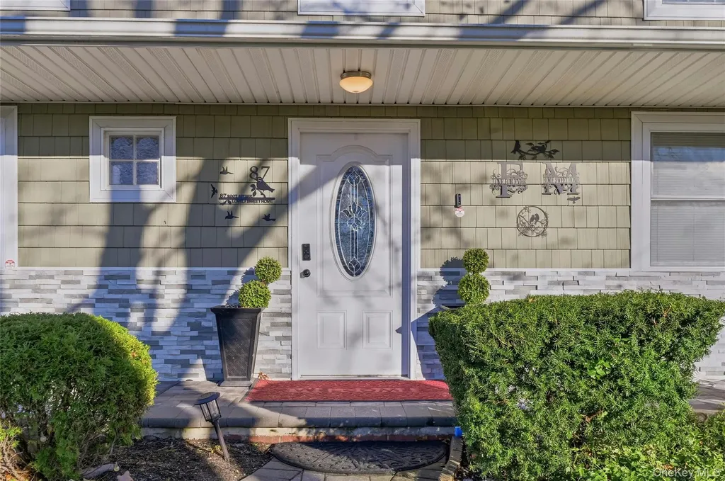87 Root Avenue Central Islip NY 11722