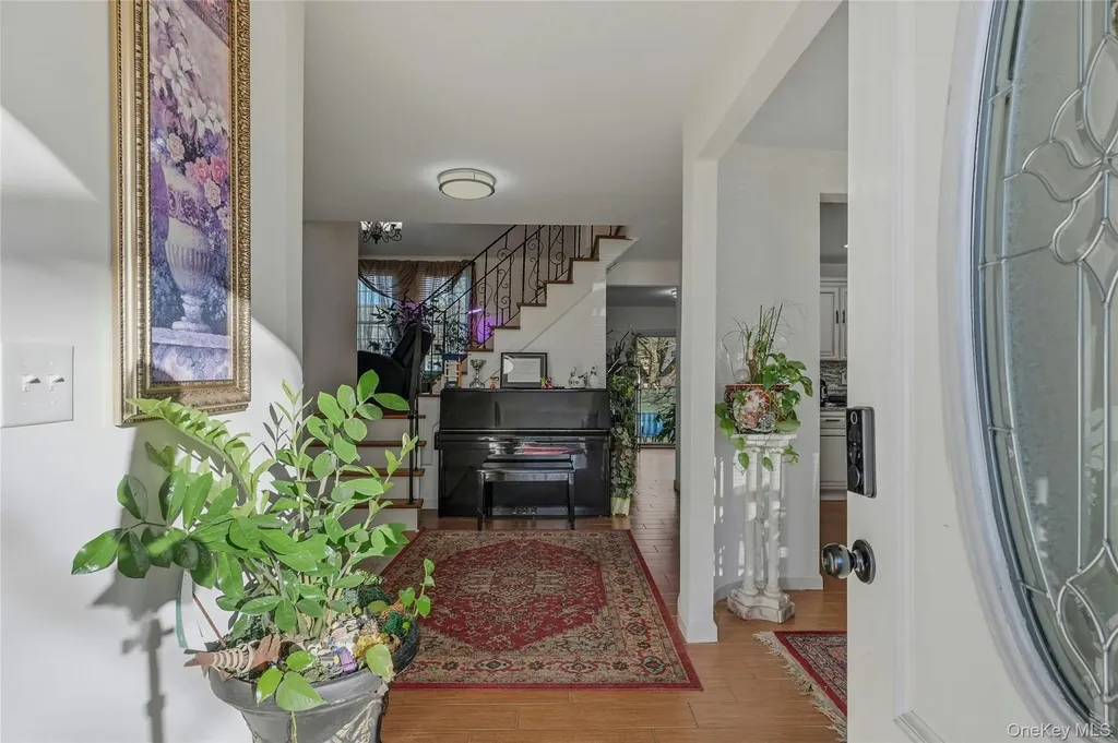 87 Root Avenue Central Islip NY 11722