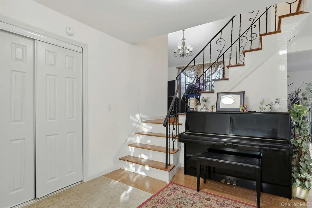 87 Root Avenue Central Islip NY 11722