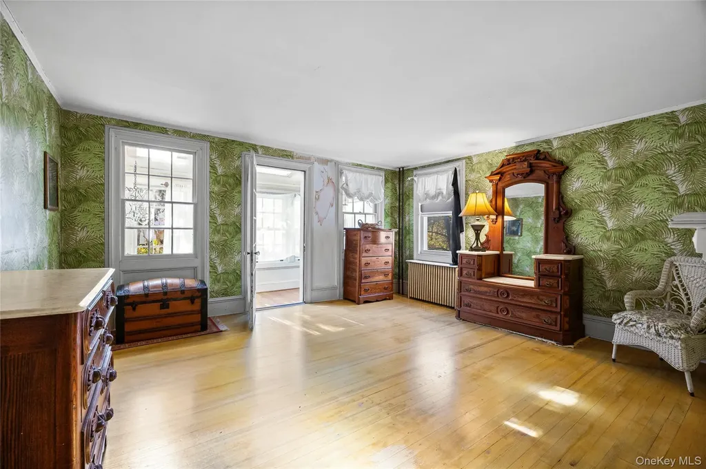 403 Middle Road Bayport NY 11705