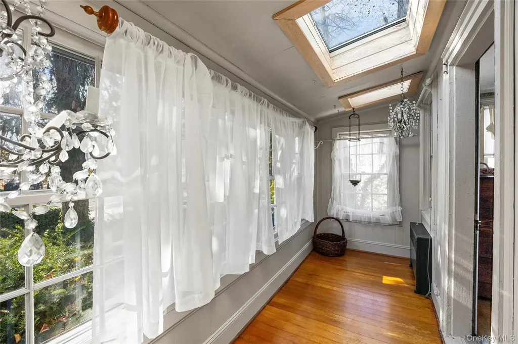 403 Middle Road Bayport NY 11705