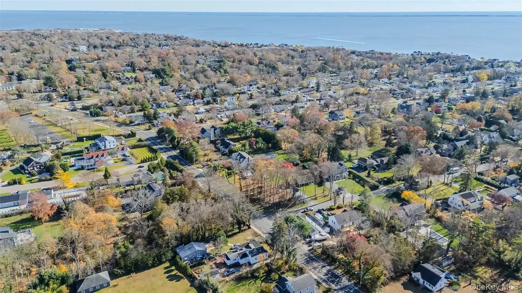 403 Middle Road Bayport NY 11705